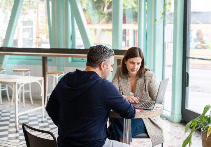 linkedin-sales-solutions-i1MXZuHqD2k-unsplash